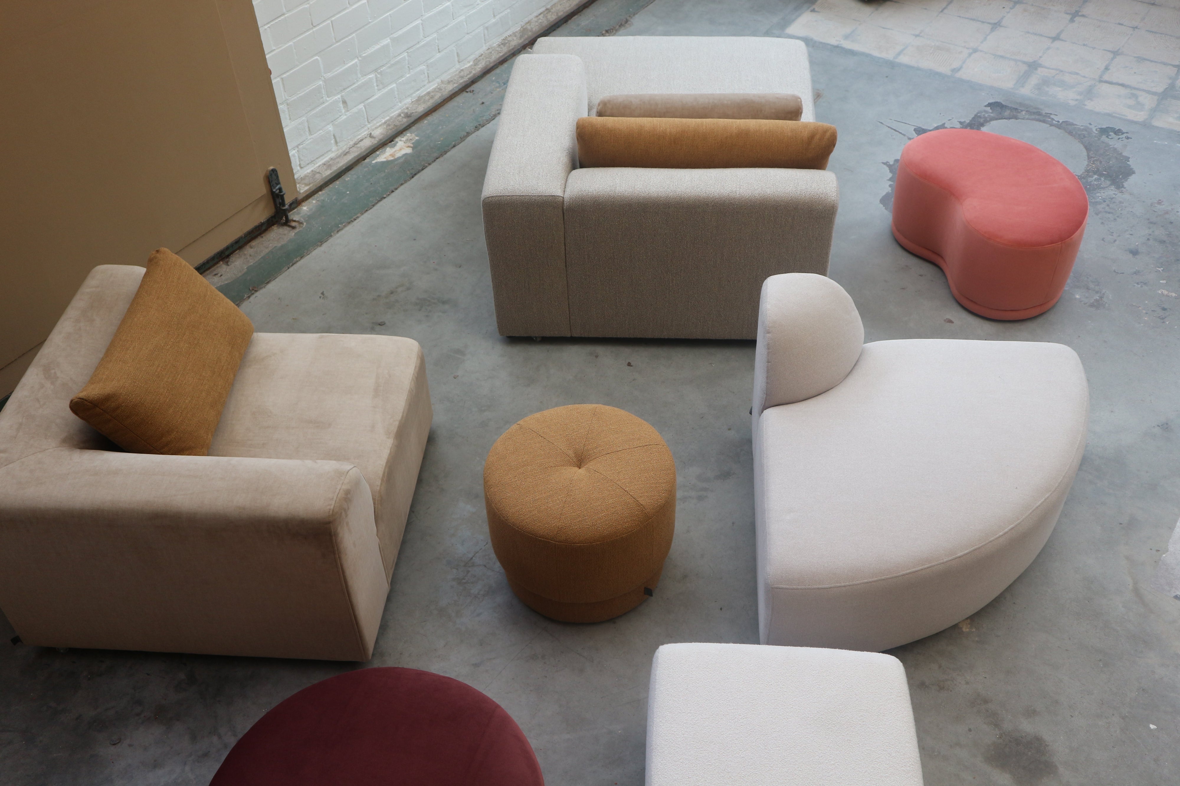 zitelementen, hockers en poefen in vele vormen, kleuren en materialen