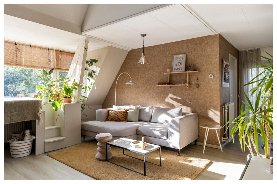 kleine hoekbank op pootjes voor kleine woonkamer