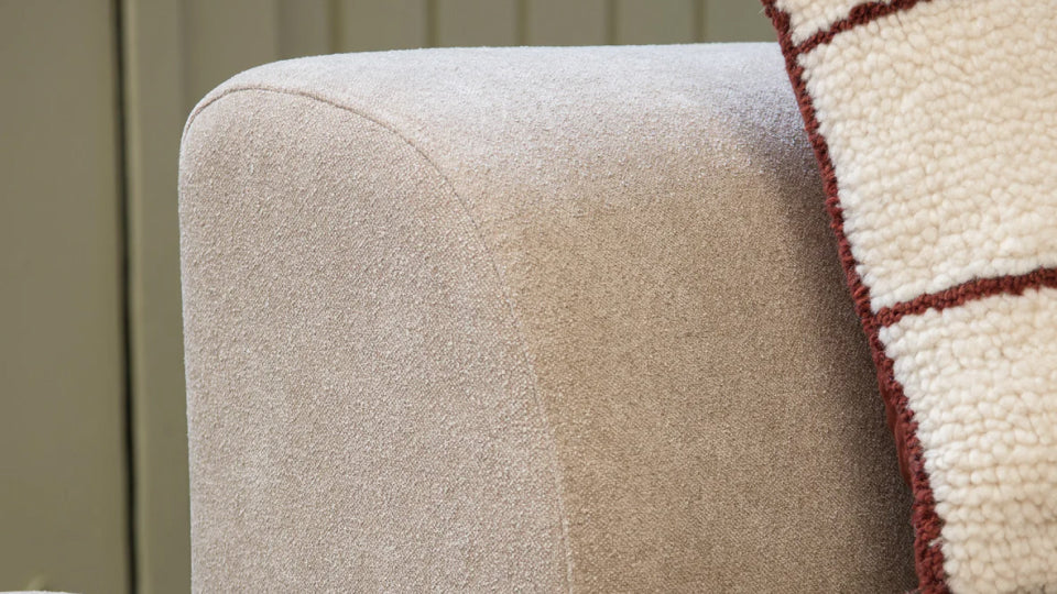 color sample #03 beige